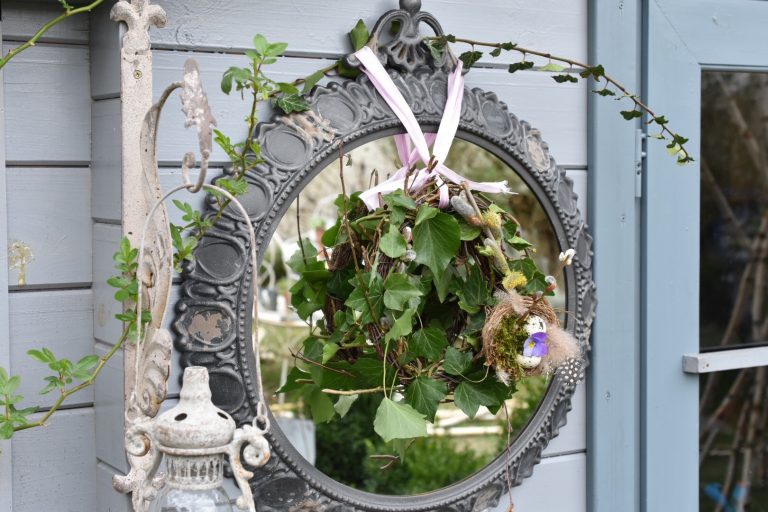 Oeuf lierre et miroir