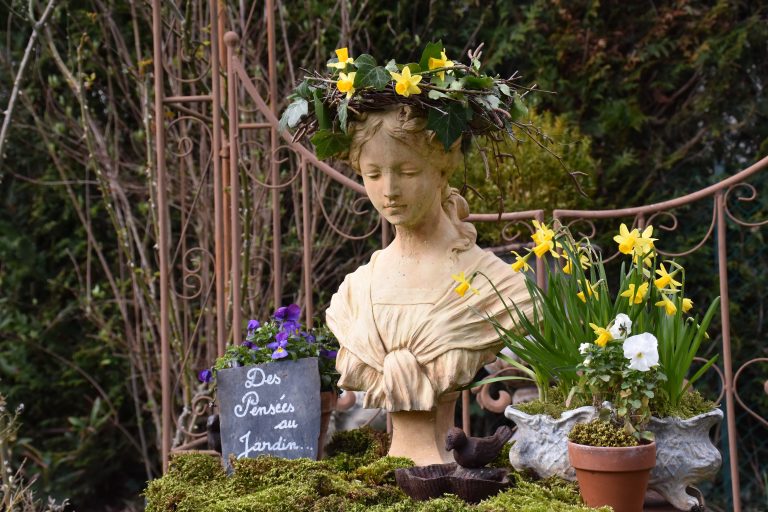 printemps aurore et couronne de lierre